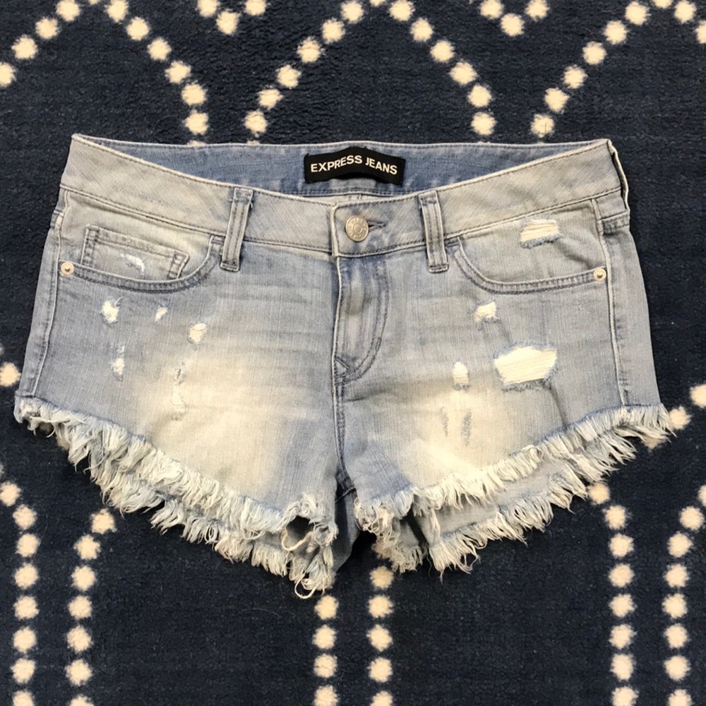 🚫SOLD!!🚫 Distressed Denim Shorts